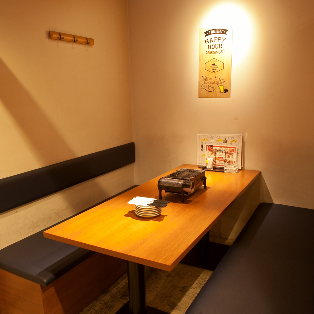 浜焼きはスタイリッシュな店内で！ ｜博多磯っこ商店