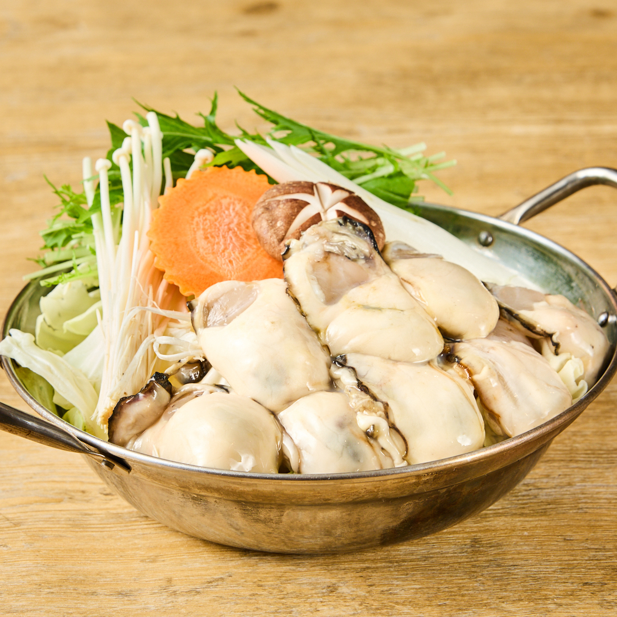 活気ある店内で牡蠣料理を満喫しよう！｜博多磯っこ商店